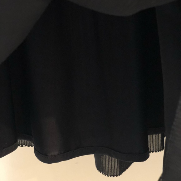 🌟SOLD Chiffon black dress in excellent condition.  Size 6 - Picture 5 of 6